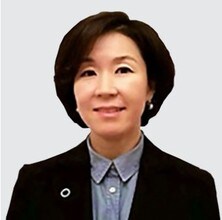 llsin Vivian Kim
